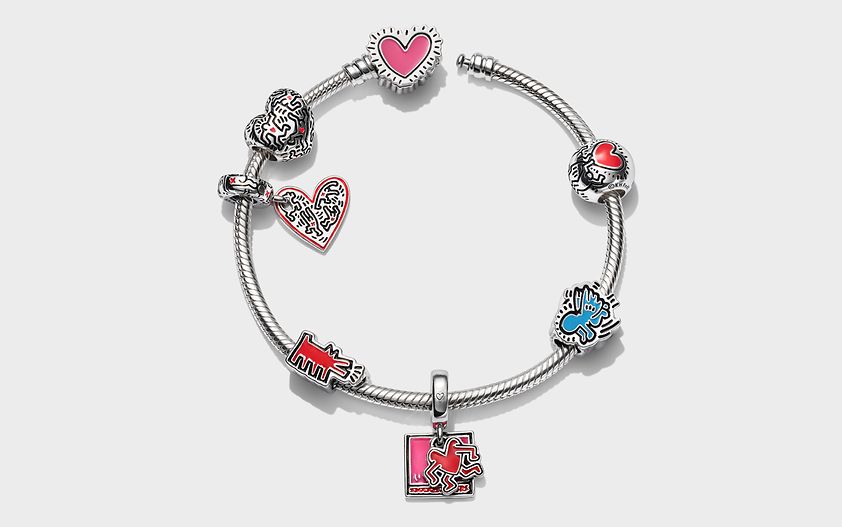 Silver PANDORA MOMENTS chain bracelet with PROJECT STREET Street charms
