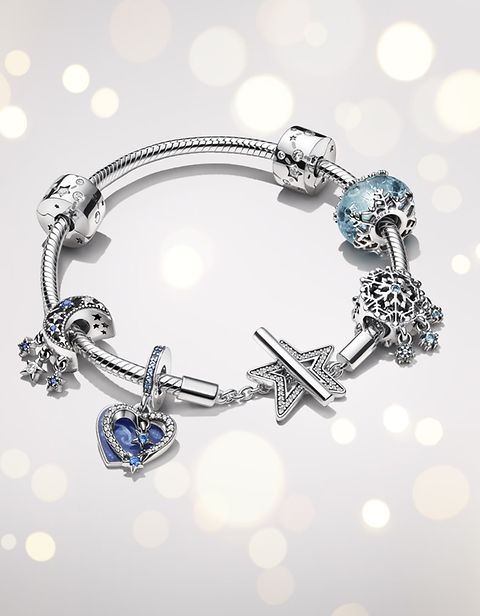Pandora Moments holiday bracelet charm.