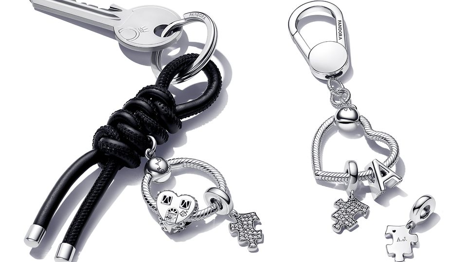 indlæg Mægtig kalligraf Engraved Jewelry Charms | In Store Engraving | Pandora US