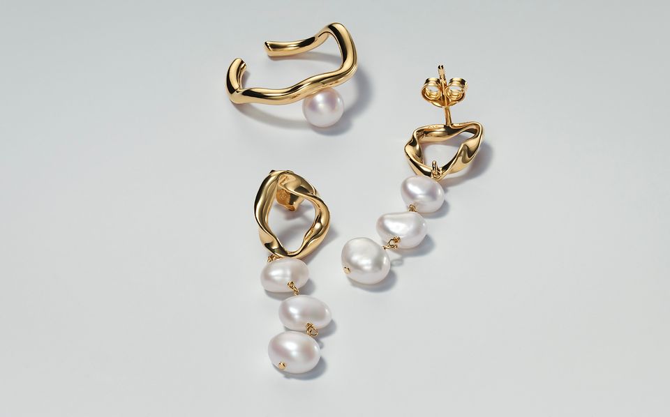 Platerowana złotem biżuteria PANDORA ESSENCE z perłami