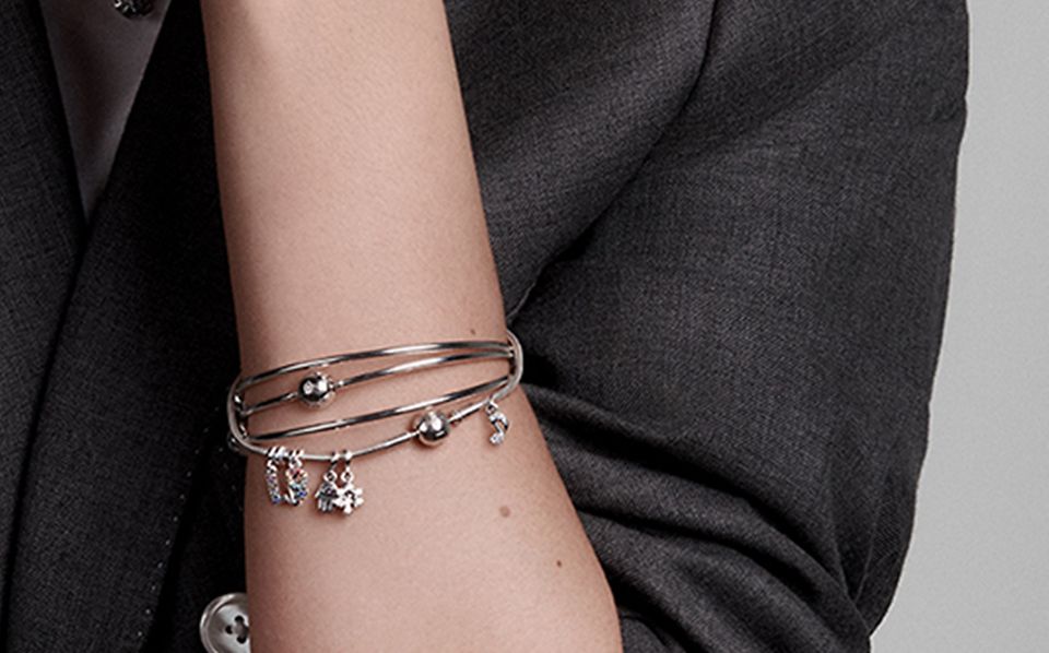 Aggregate more than 157 girls silver charm bracelet latest